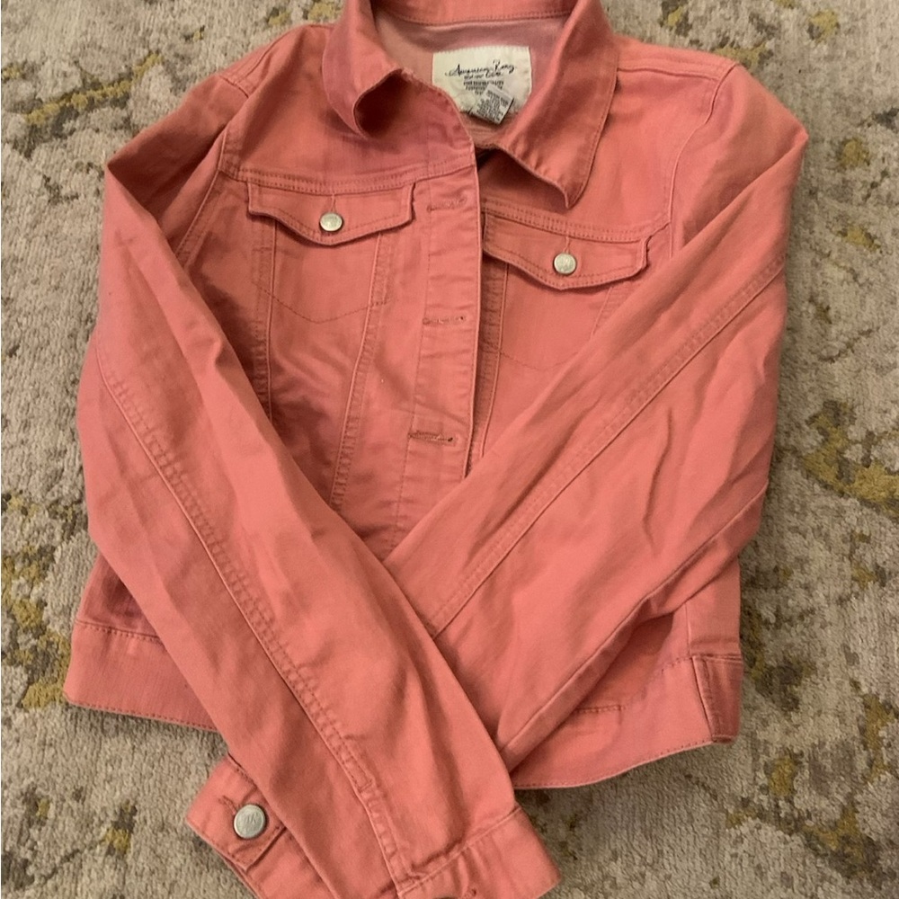 Beautiful cut and supreme comfort denim jacket in a coral pink